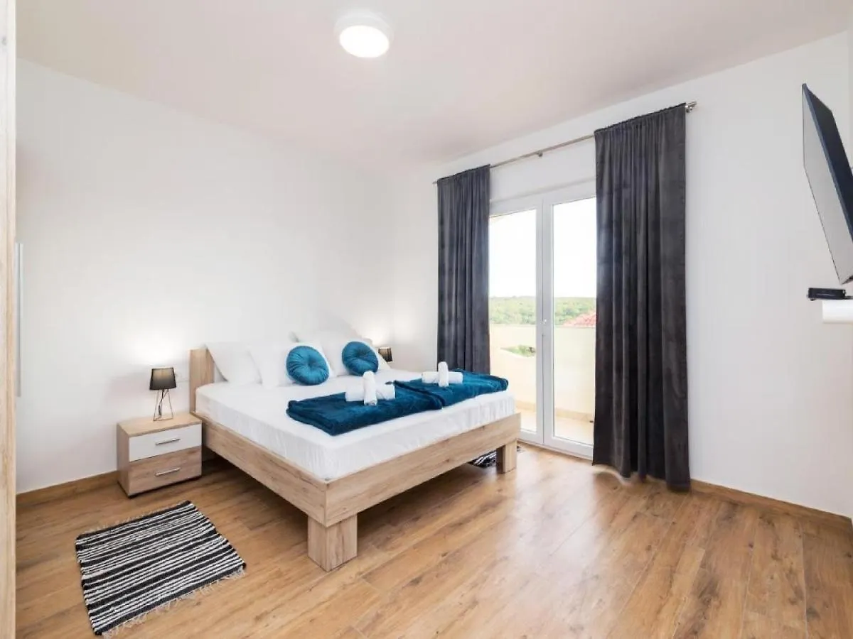 Apartment Guest House Mistral Radovin