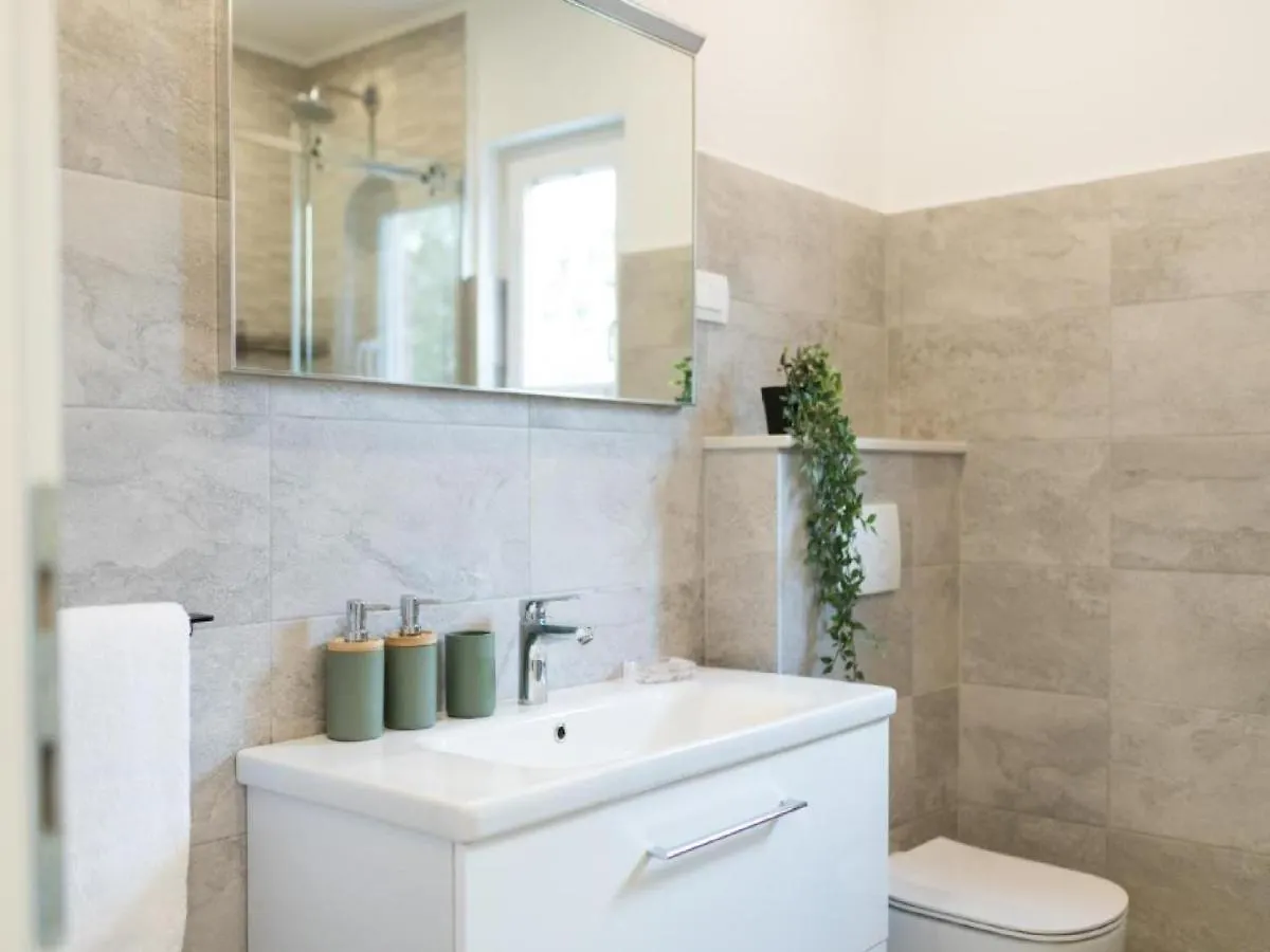 Apartment Guest House Mistral Radovin Croatia