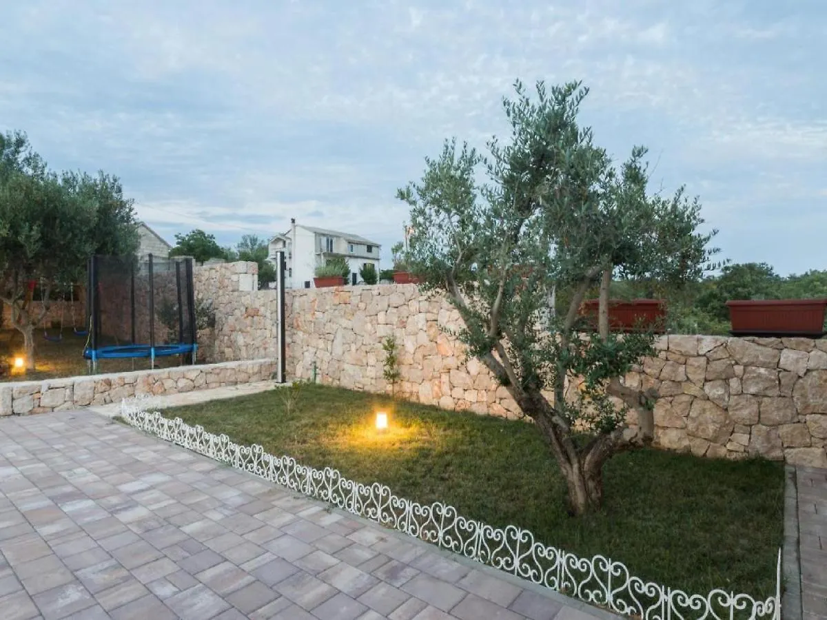 Guest House Mistral Radovin